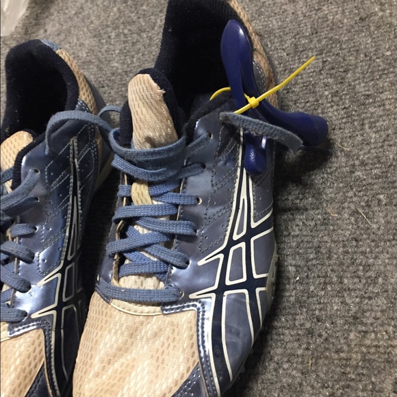 Track shoes with spikes asics - Picture 3 of 3